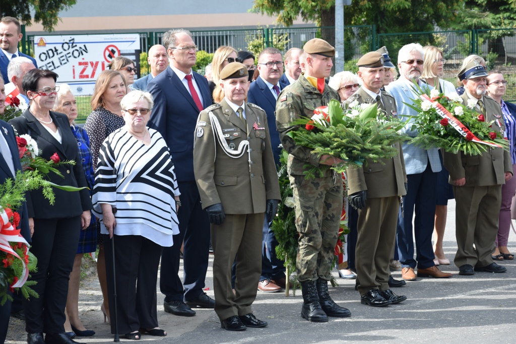 Cześć i chwała bohaterom!